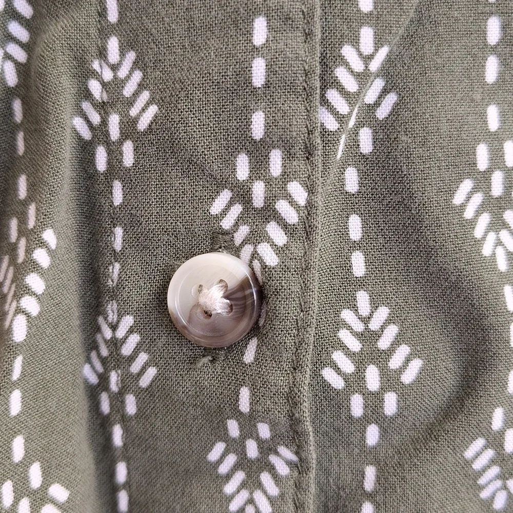 Jachs Girlfriend Olive And White Button Down Cap Sleeve Shirt - Picture 5 of 8